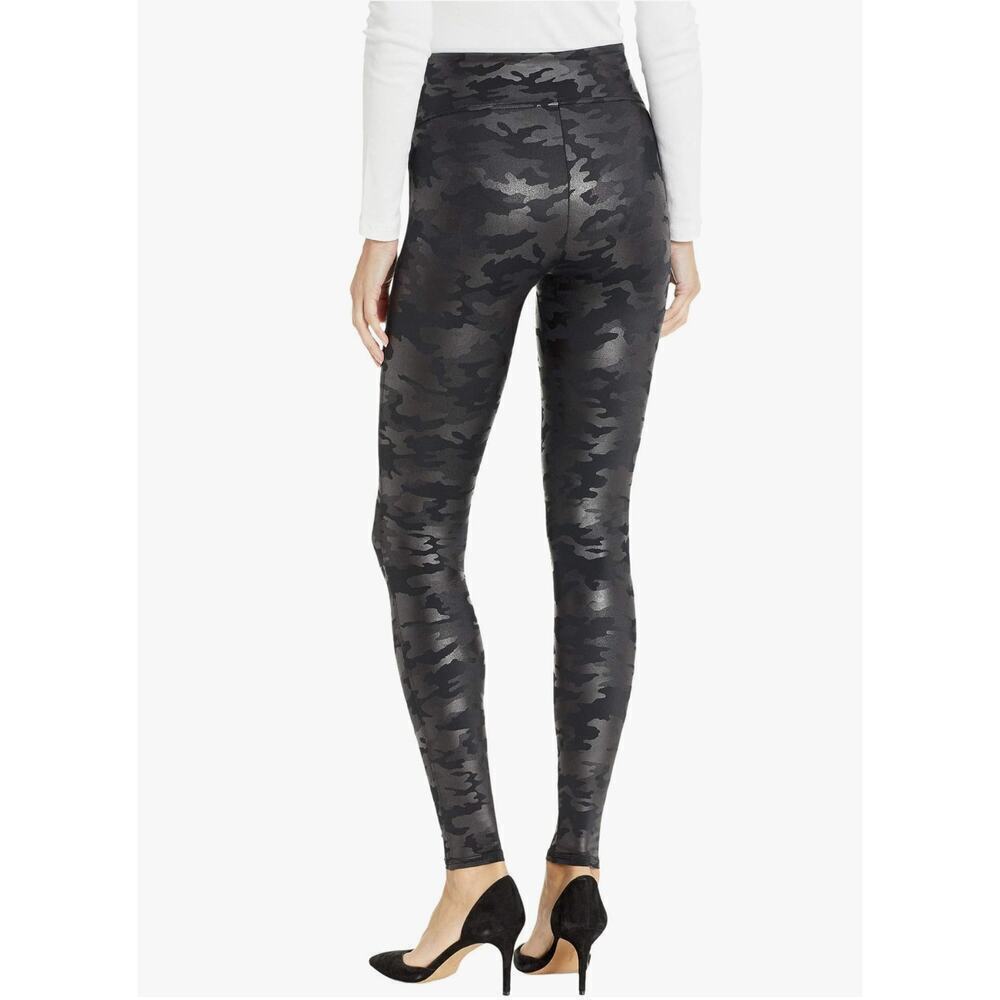 New with Tags SPANX Faux Leather Camo Leggings SZ 2X - Picture 2 of 16